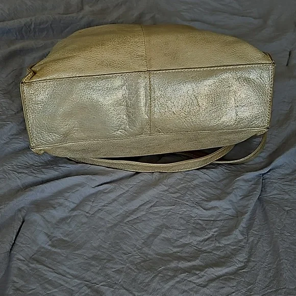 HOBO International Caliber in pearled silver metallic leather - Picture 14 of 16